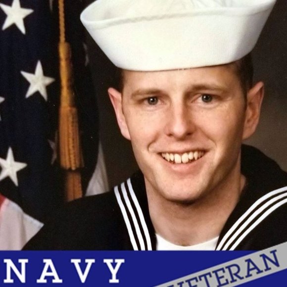 Meet your Poshers- Bard & Cat - Picture 7 of 10